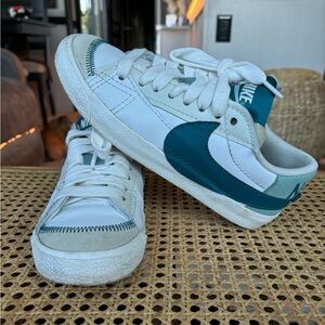 Women's Nike sneakers